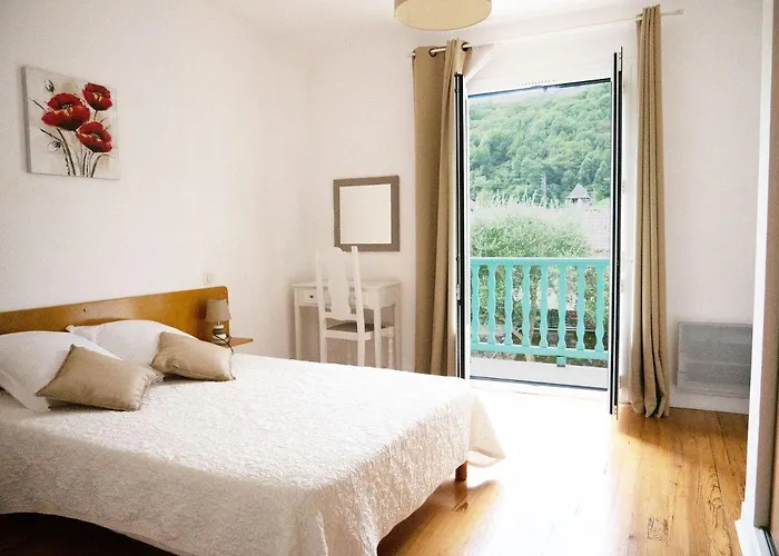 En So De Bourdet Lourdes